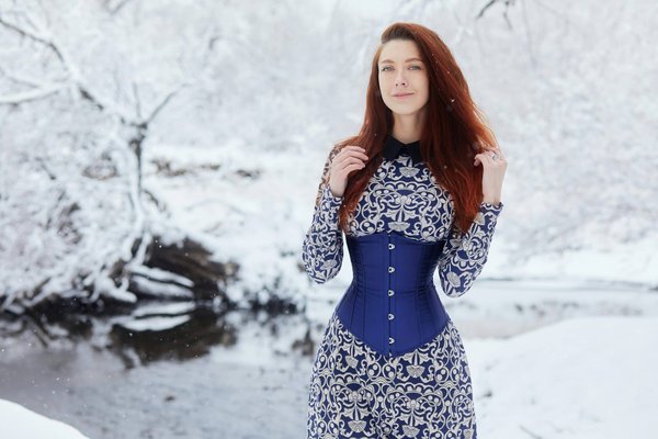 The best tips for wearing a corset as outerwear